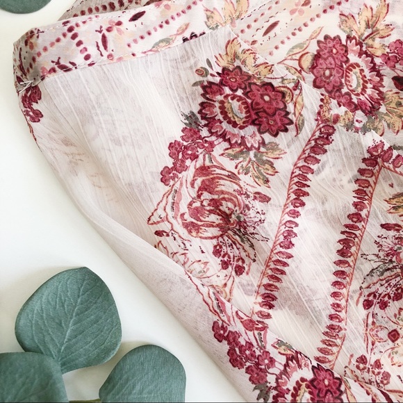 Maurice’s medium floral blouse - Picture 7 of 8